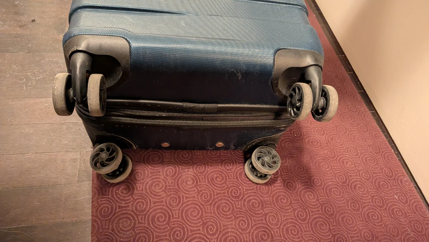 Lucas Hardside Carryon Luggage - photo 4