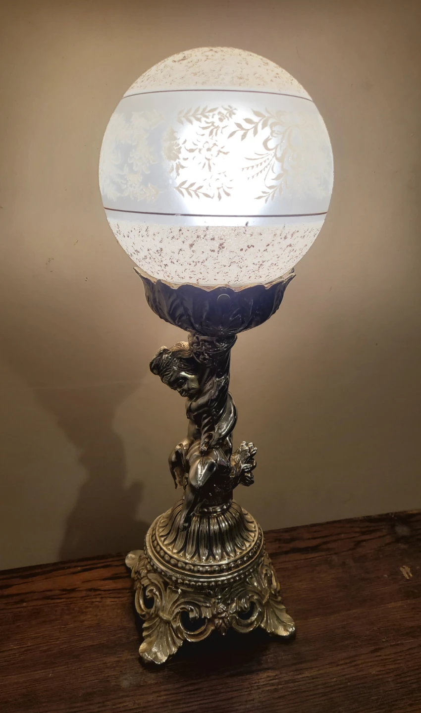Vintage Cherub Globe Table Lamp - photo 4