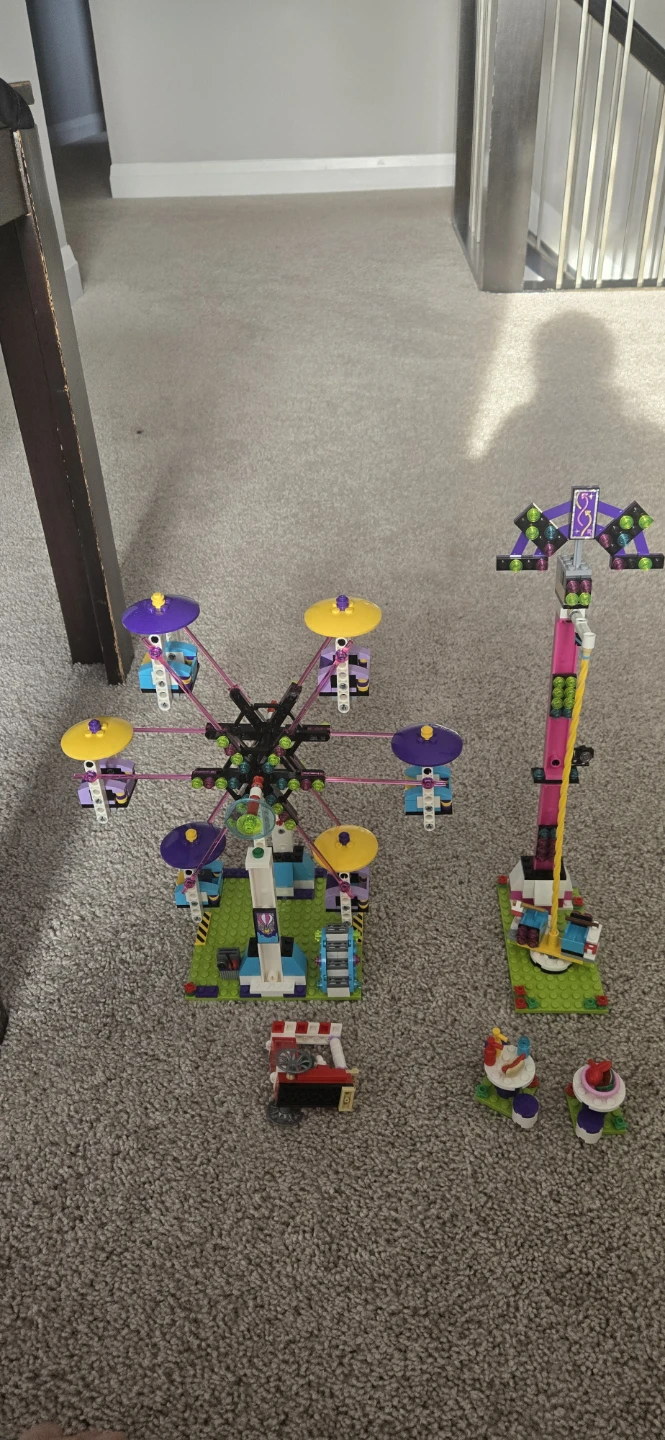 LEGO Friends Amusement Park Rides - photo 2