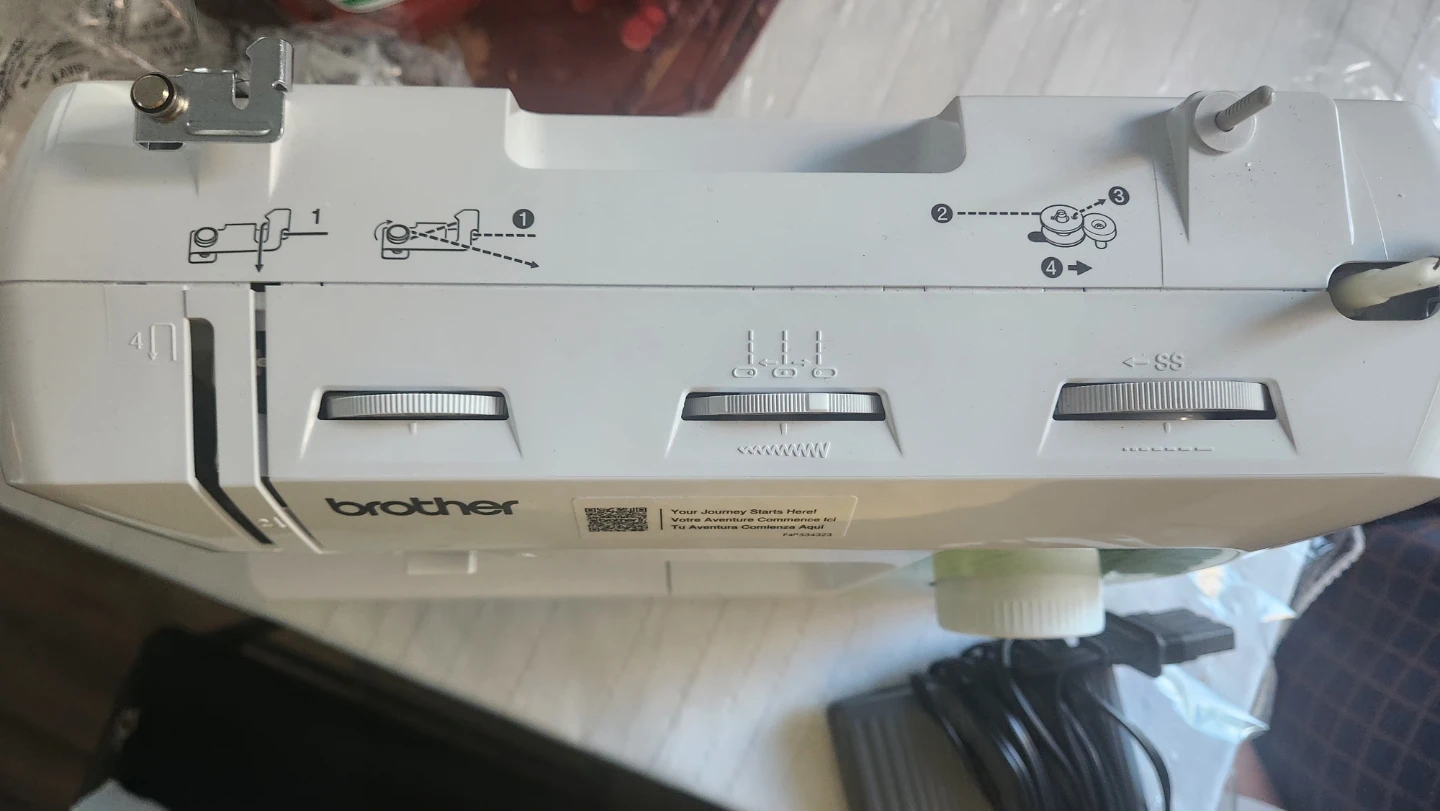 Brother Bm2800 63 Stitch Function Sewing Machine - photo 3