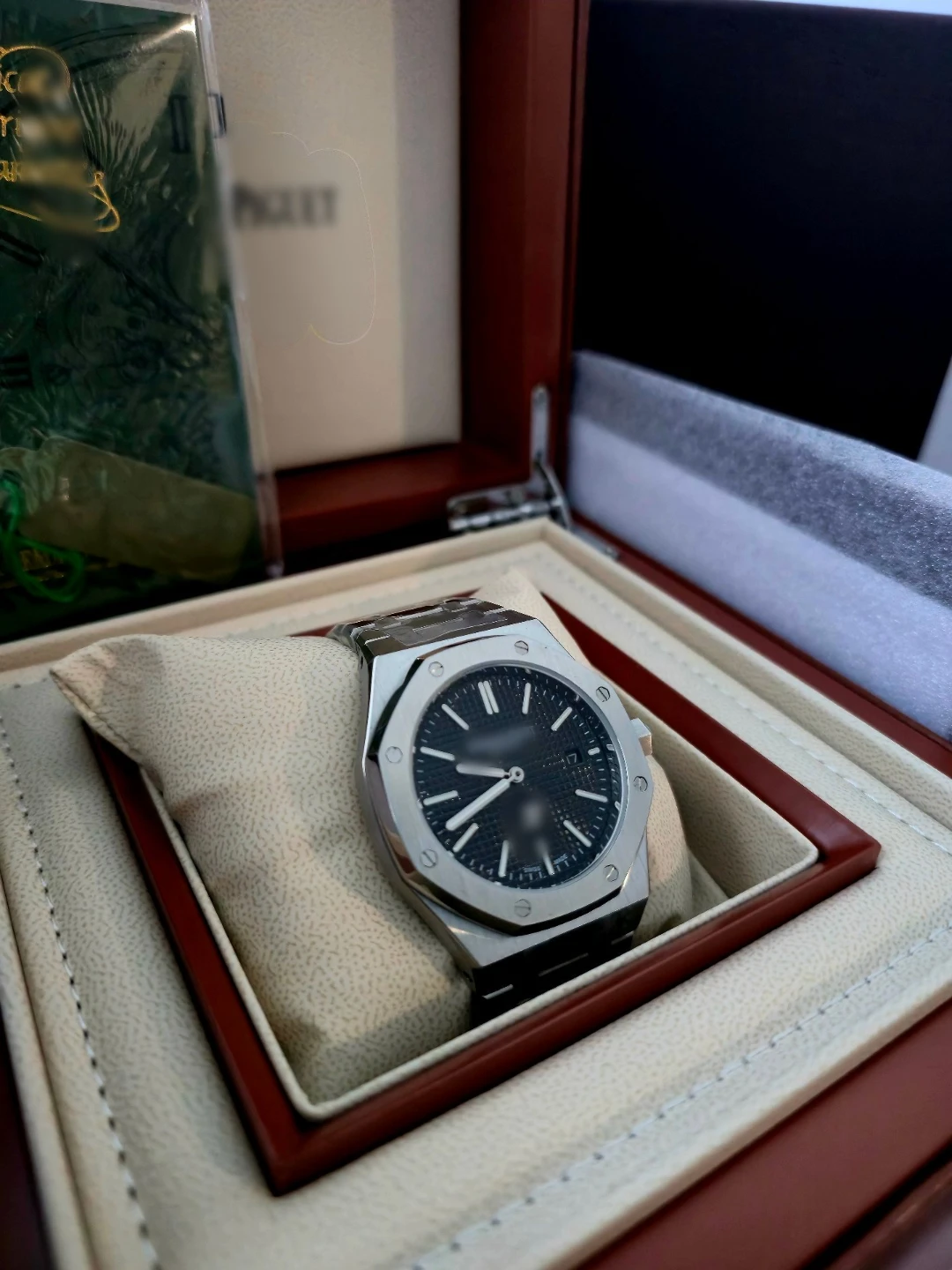 Mens luxury watch for sale! Comes w/ box and papers - photo 2