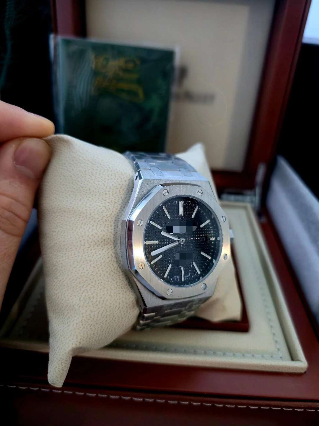 Mens luxury watch for sale! Comes w/ box and papers - photo 3