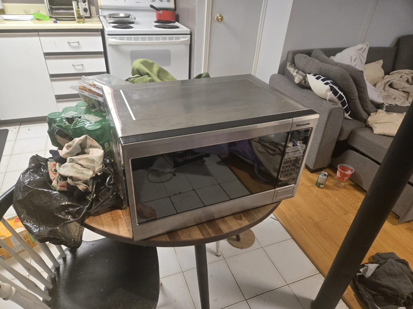 Panasonic Microwave Oven - photo 2