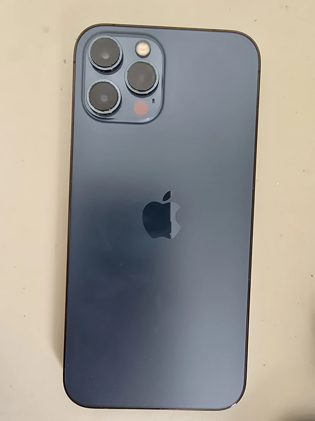iPhone 12 Pro Max - photo 2