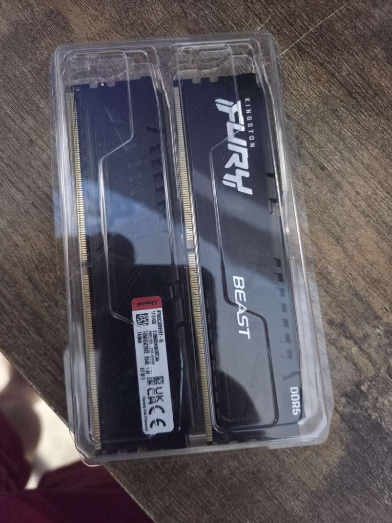 ASUS ROG STRIX Z690-F GAMING Motherboard - photo 3