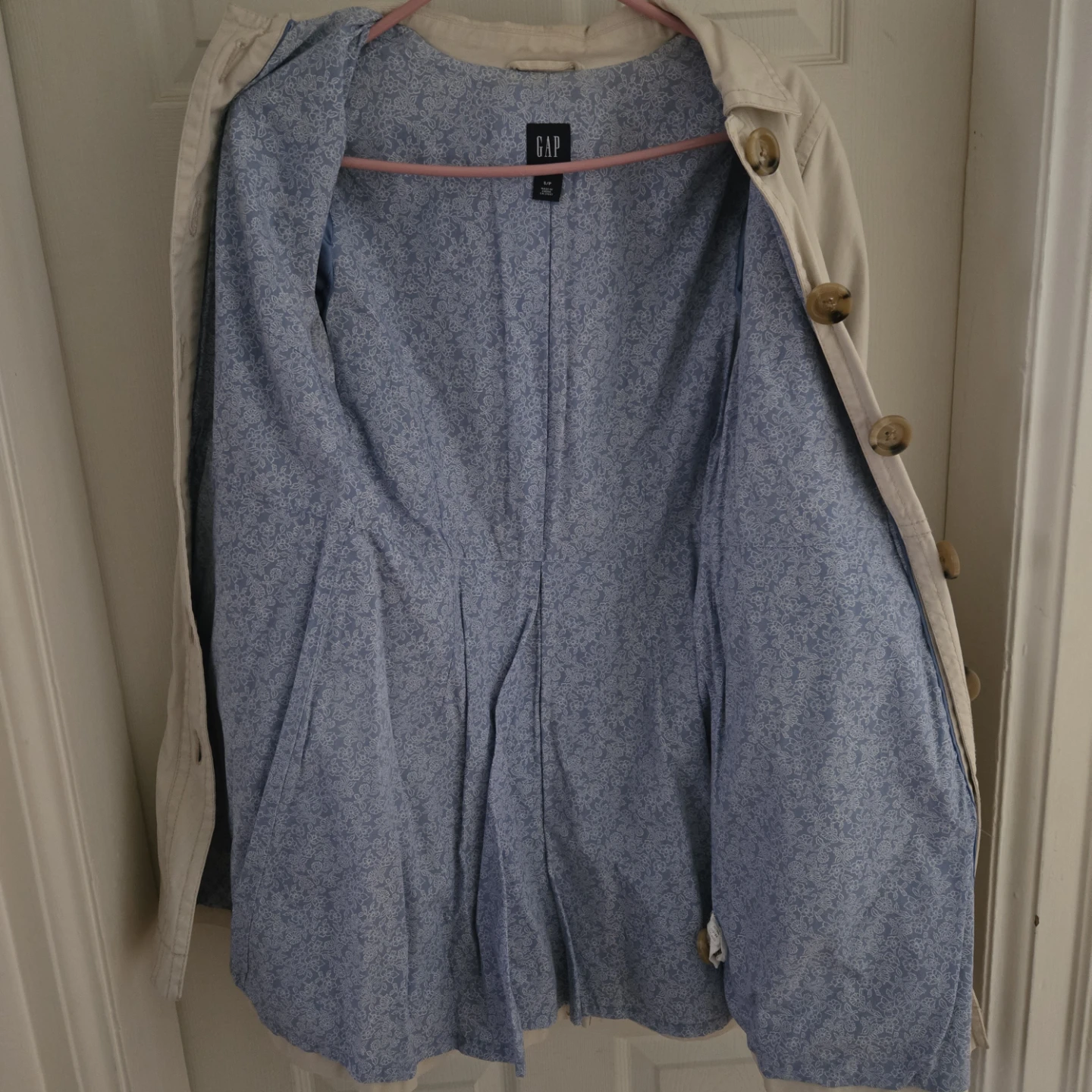 GAP Beige Trench Coat Size Small - photo 3