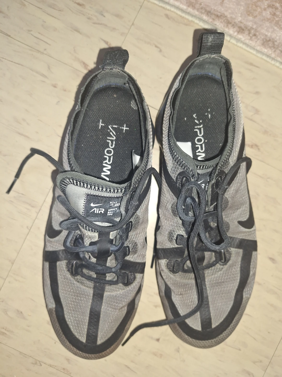 Nike Air Vapormax Running Shoes SIZE 9 - photo 2