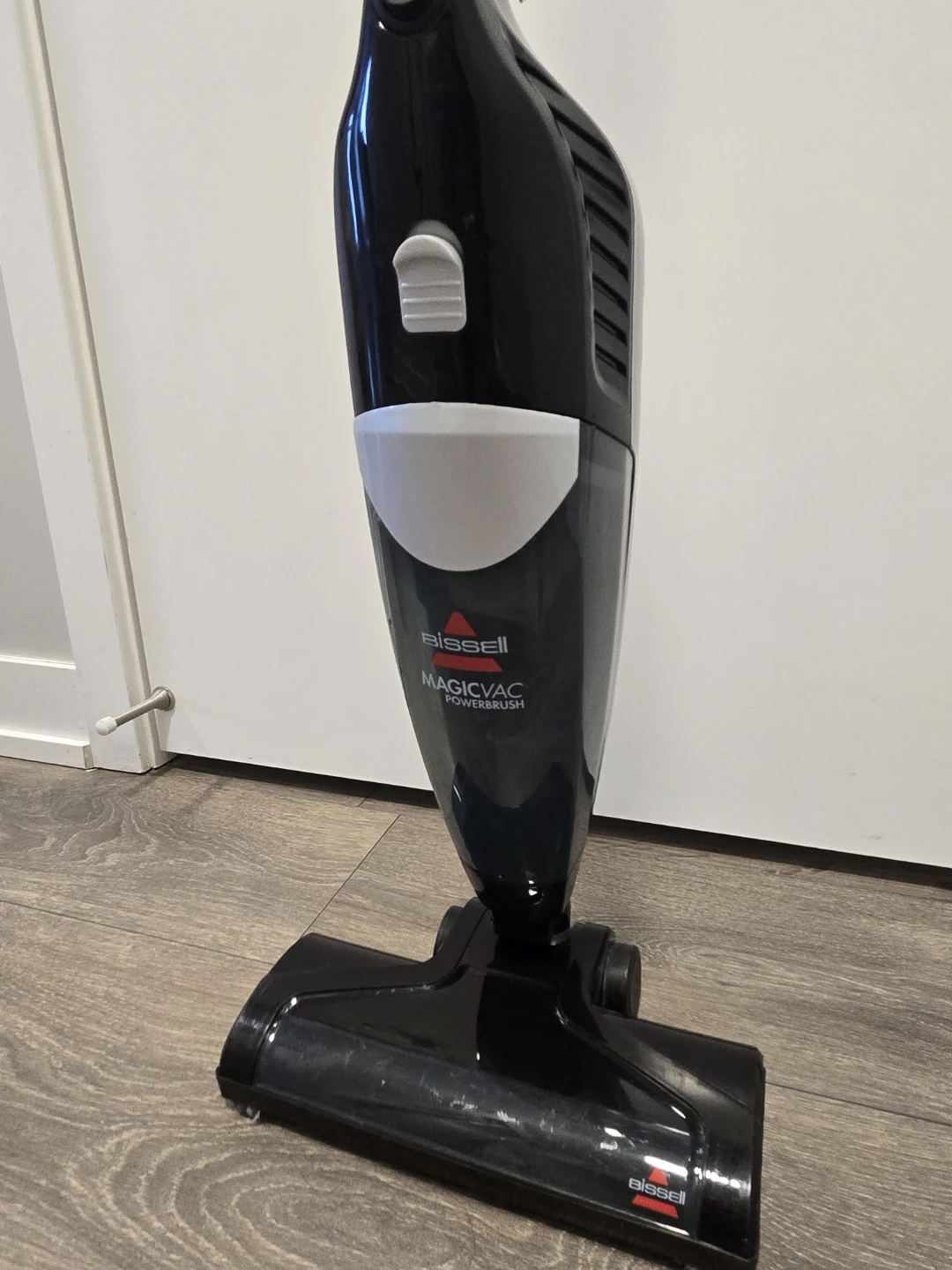 Bissell MagicVac PowerBrush 2610N Vacuum Cleaner - photo 2