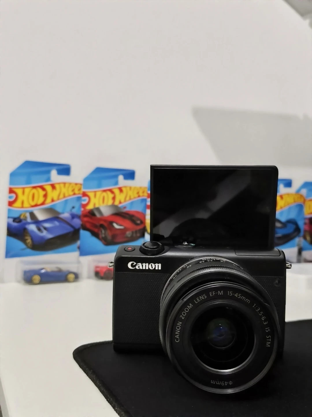 Canon m100