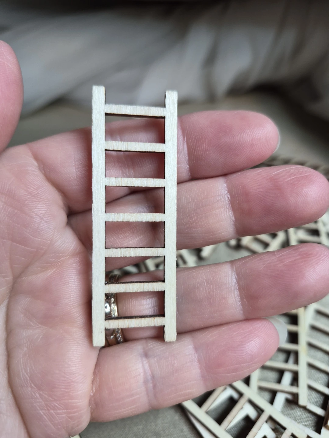 Lot of 40 Brand New Leftovers 3 1/4" Wooden Ladders - photo 5