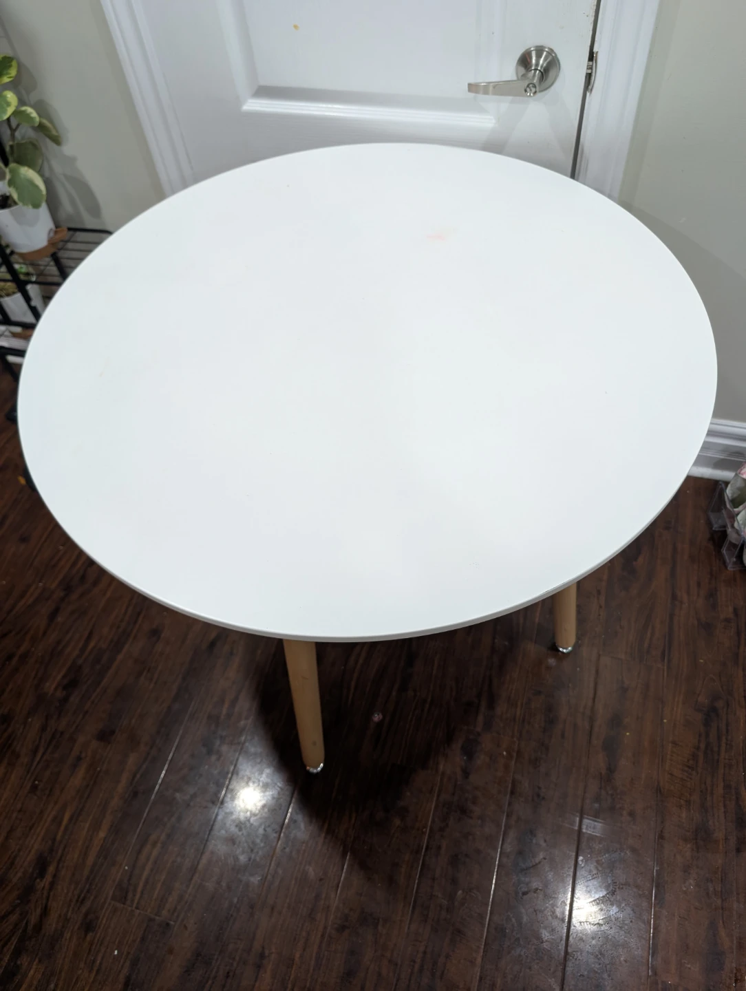White Round Accent Table - photo 3