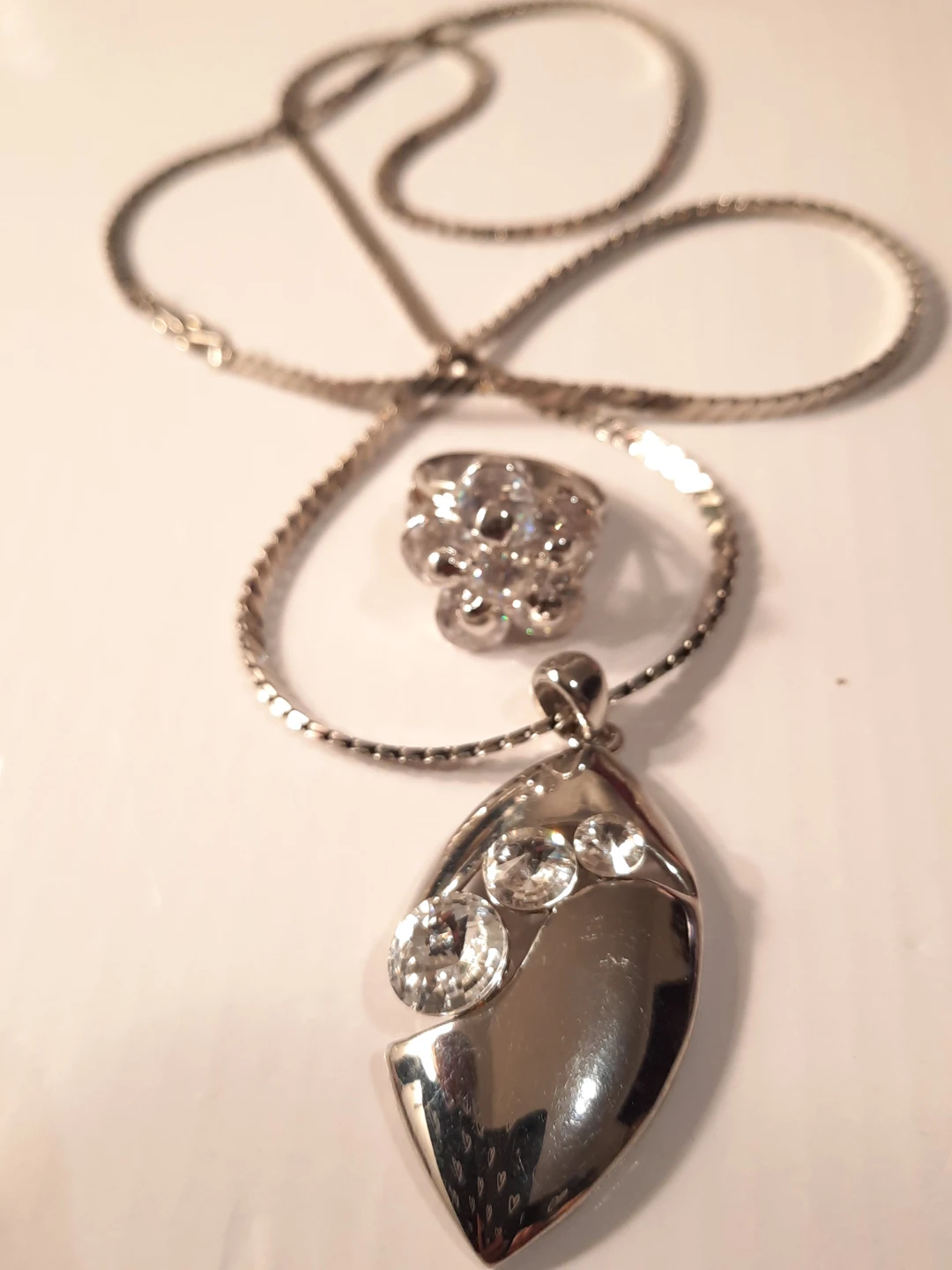 Silver-tone Necklace and Ring 18k g.pSet with Clear Stones - photo 3