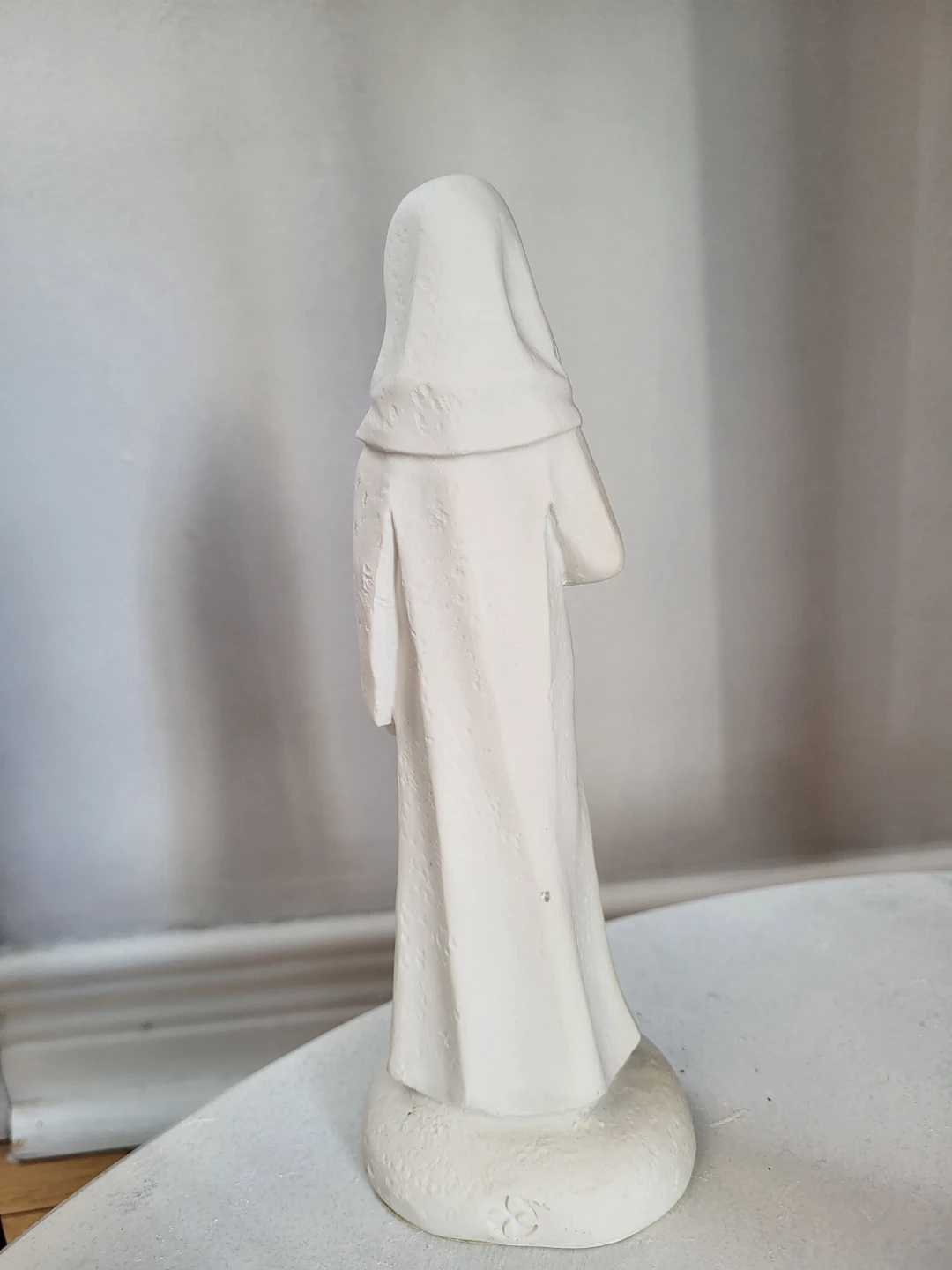 White Ceramic Nun Figurine - photo 4