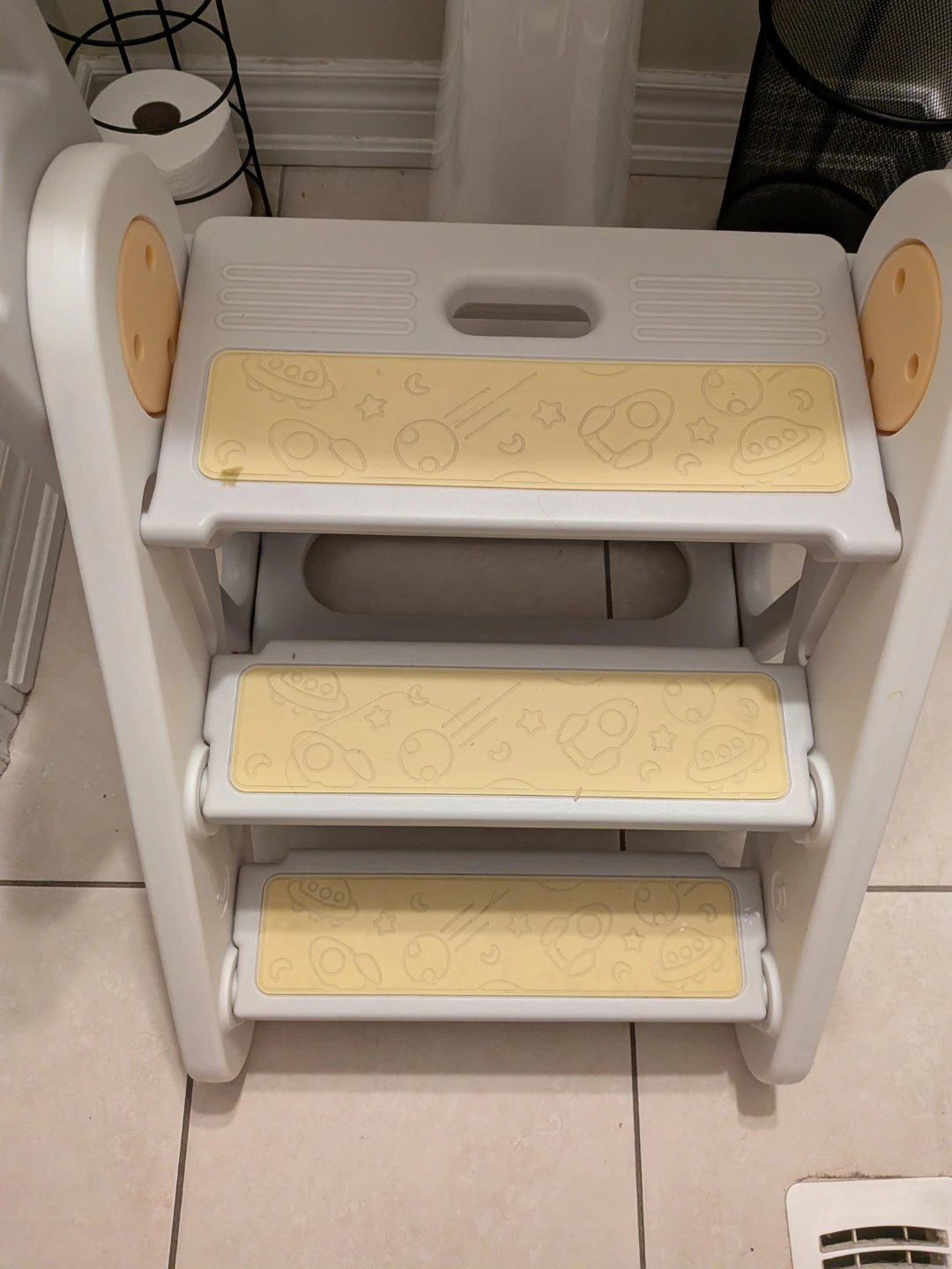 Kids 3-Step Stool - White & Yellow 🥕