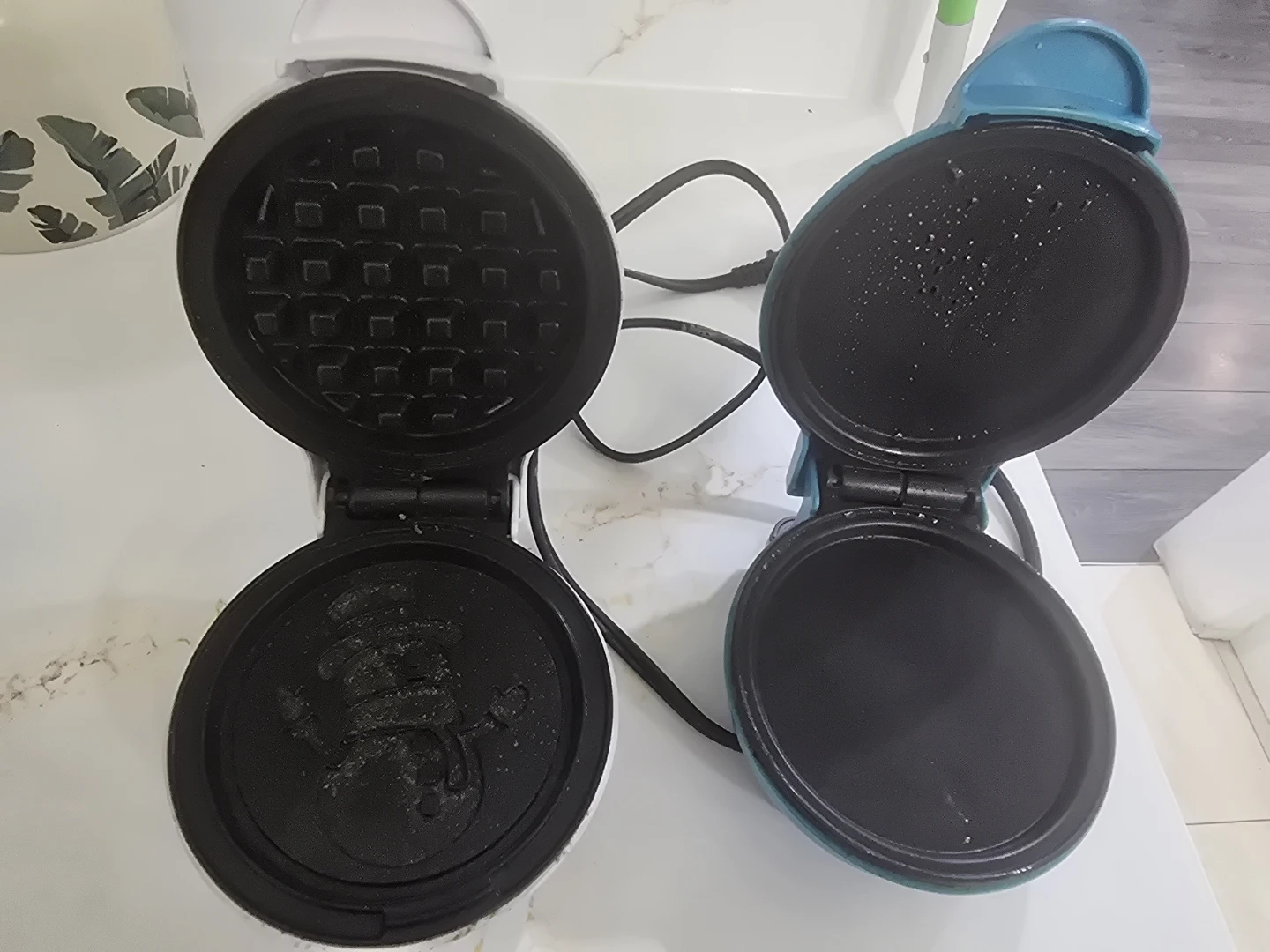 Starfrit Mini Waffle & Pancake Makers - photo 2