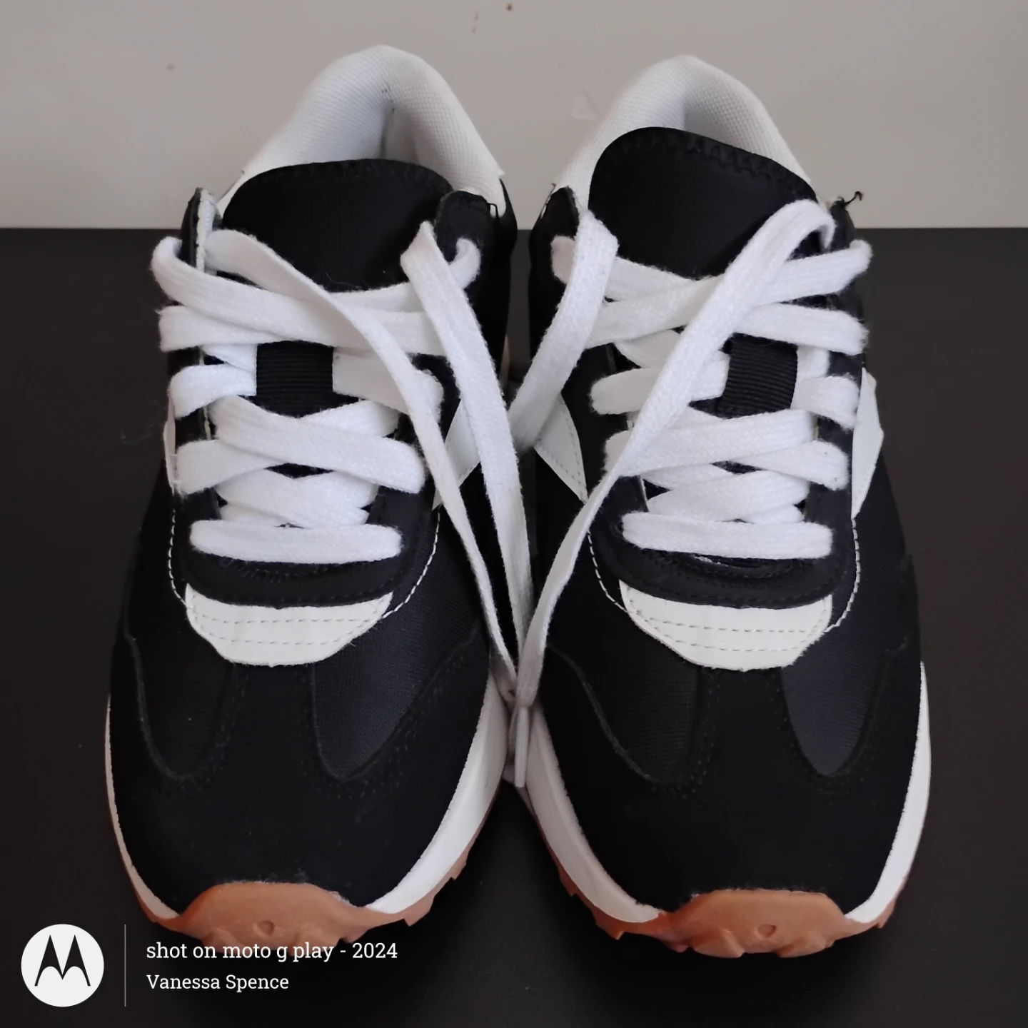 Time and Tru Black & White Sneakers - photo 2