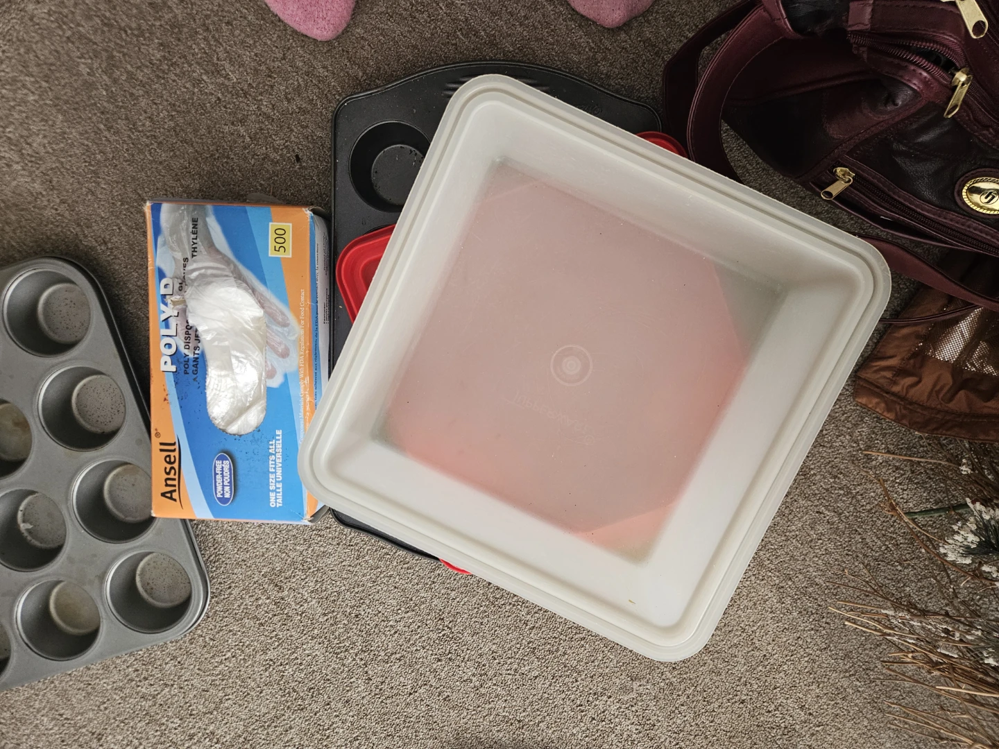 Baking Pan Set with Storage Container & Gloves - photo 3