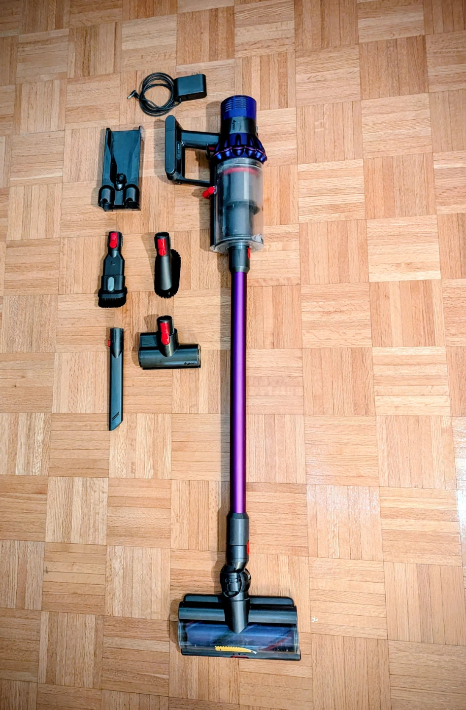 Dyson V10 animal Cordless Stick Vacuum Cleaner w/ Attachments