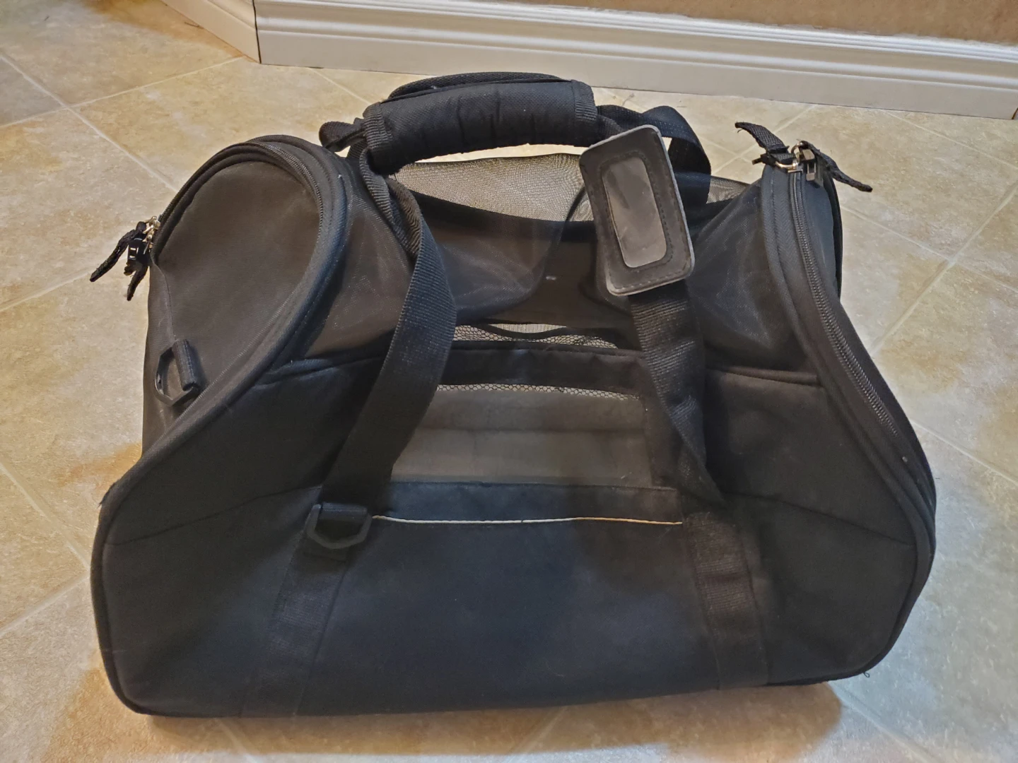 Black Cat Carrier: Soft sided secure zippers - photo 3