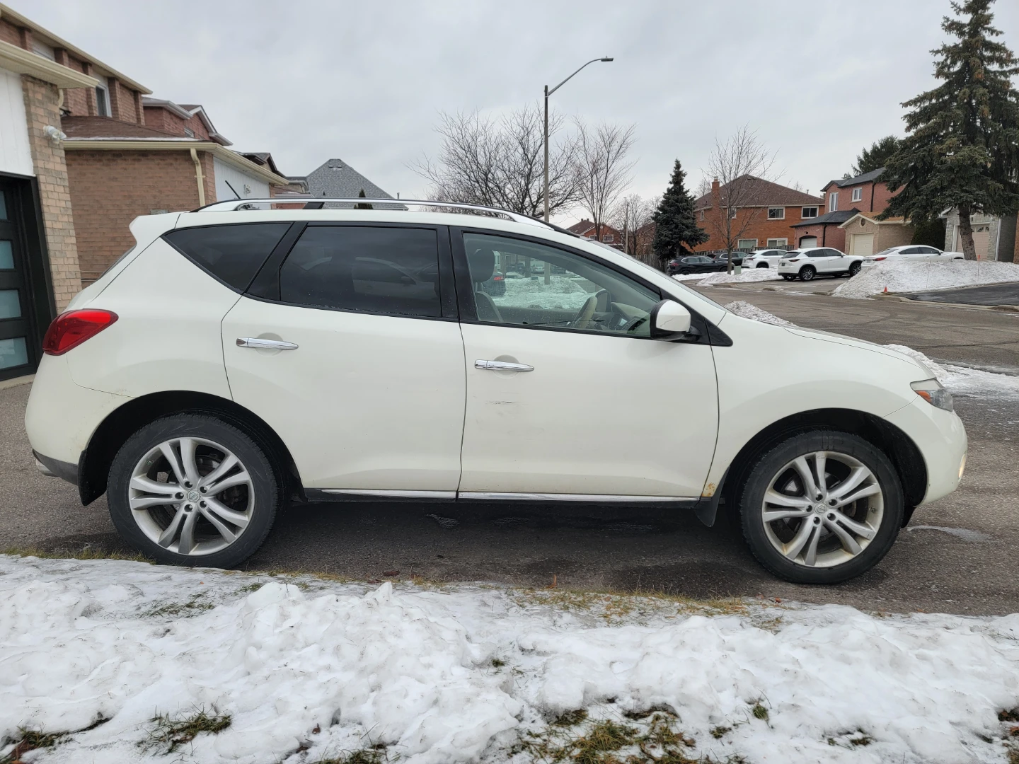 2010 Nissan Murano with navigation, leather package etc - photo 5