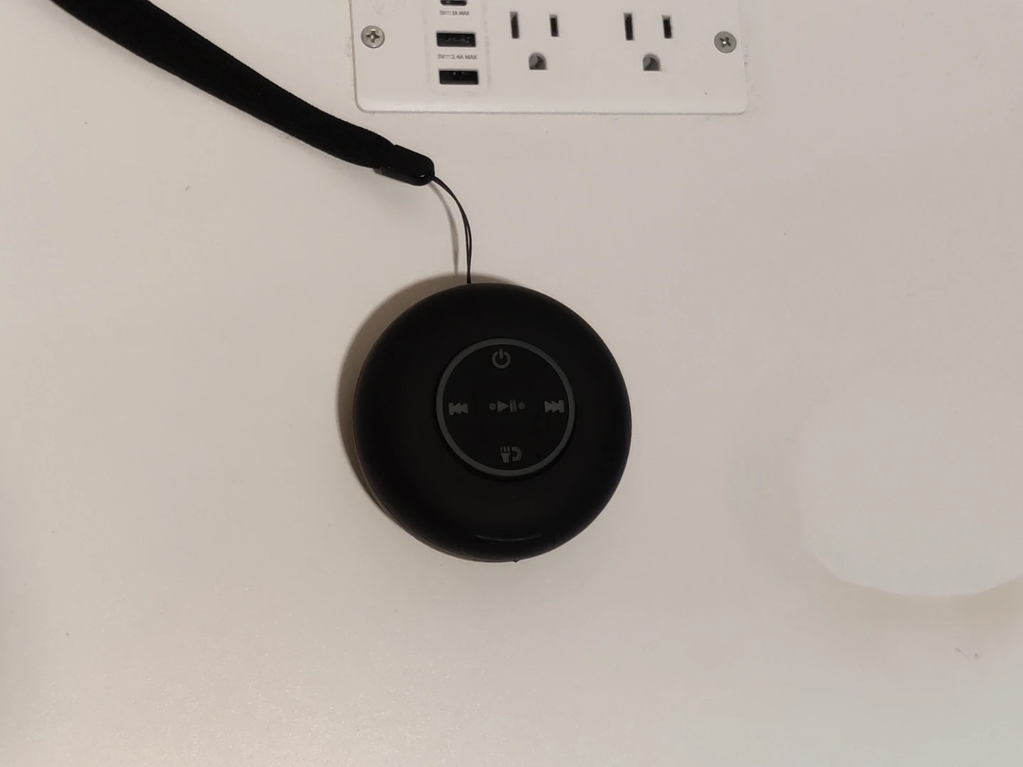 Cute Black Cat-Themed Portable Speaker - photo 2