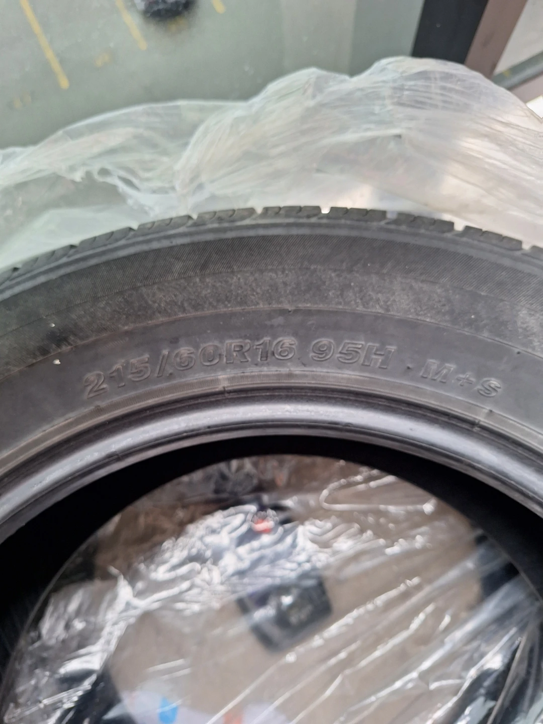 215/60R16 95H M+S Tire