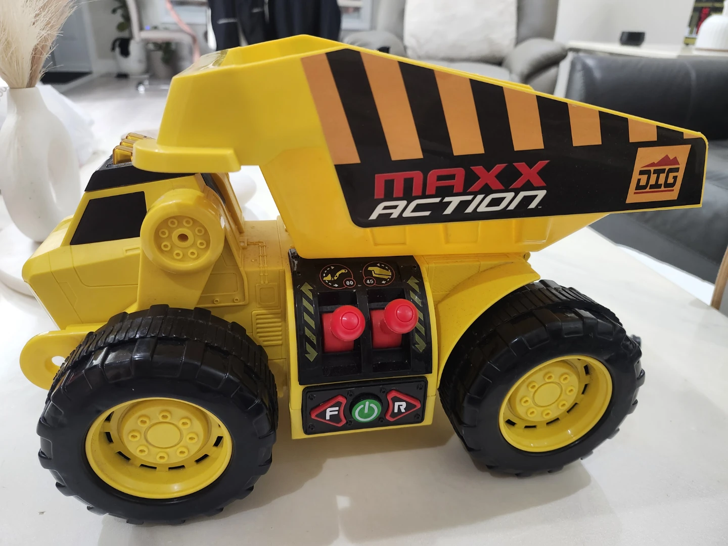 Dig Maxx Action Dump Truck