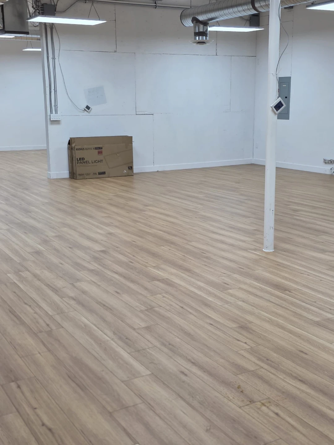 vinyl ,laminate flooring In#st@ll@t!0n - photo 2