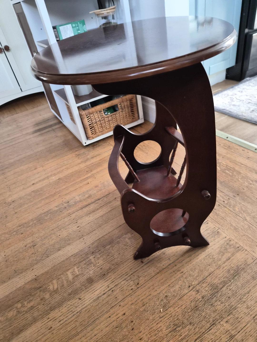 Vintage Mahogany Side Table with Magazine Rack - photo 4