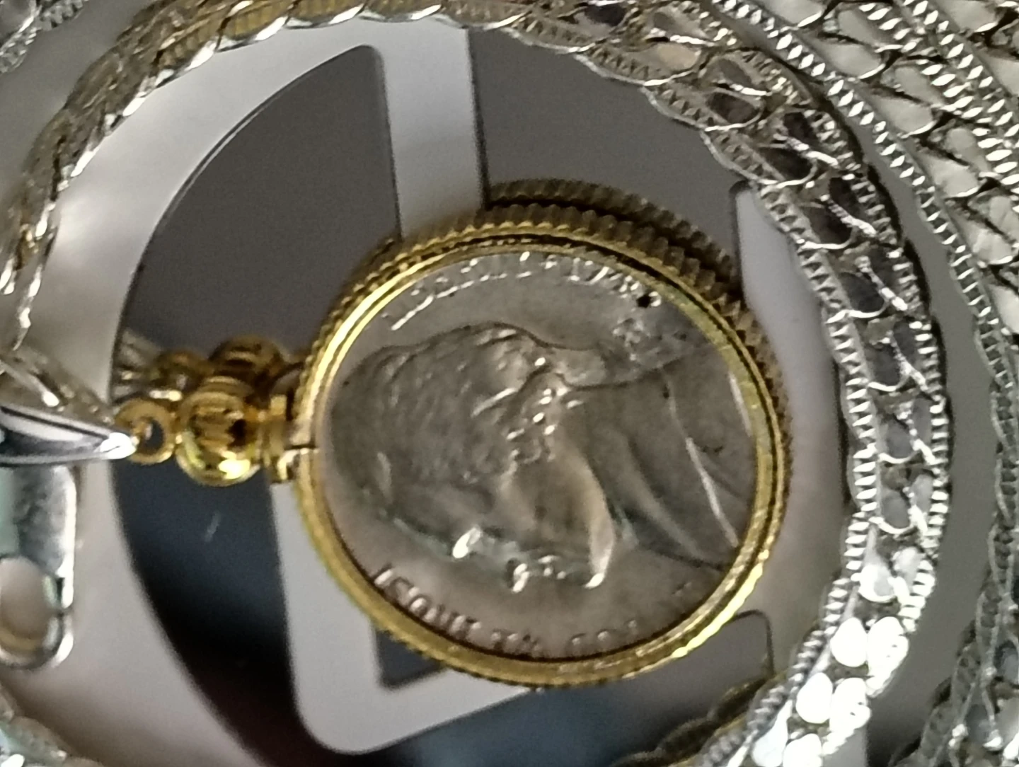 collar plateado con moneda 1943 silver Jeferson nickel. - photo 3