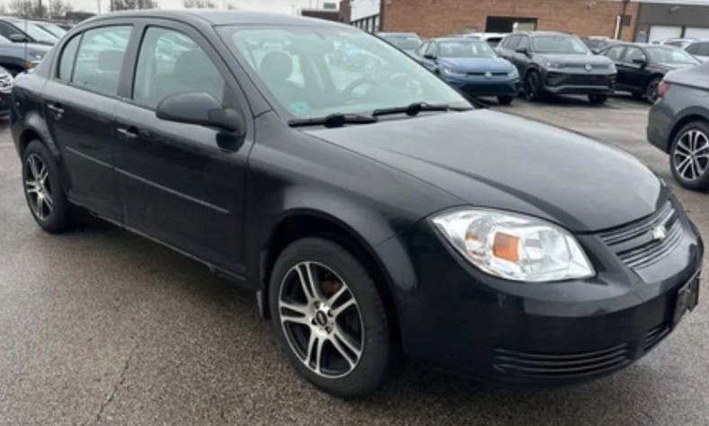 2010 Chevy cobalt LT - photo 2