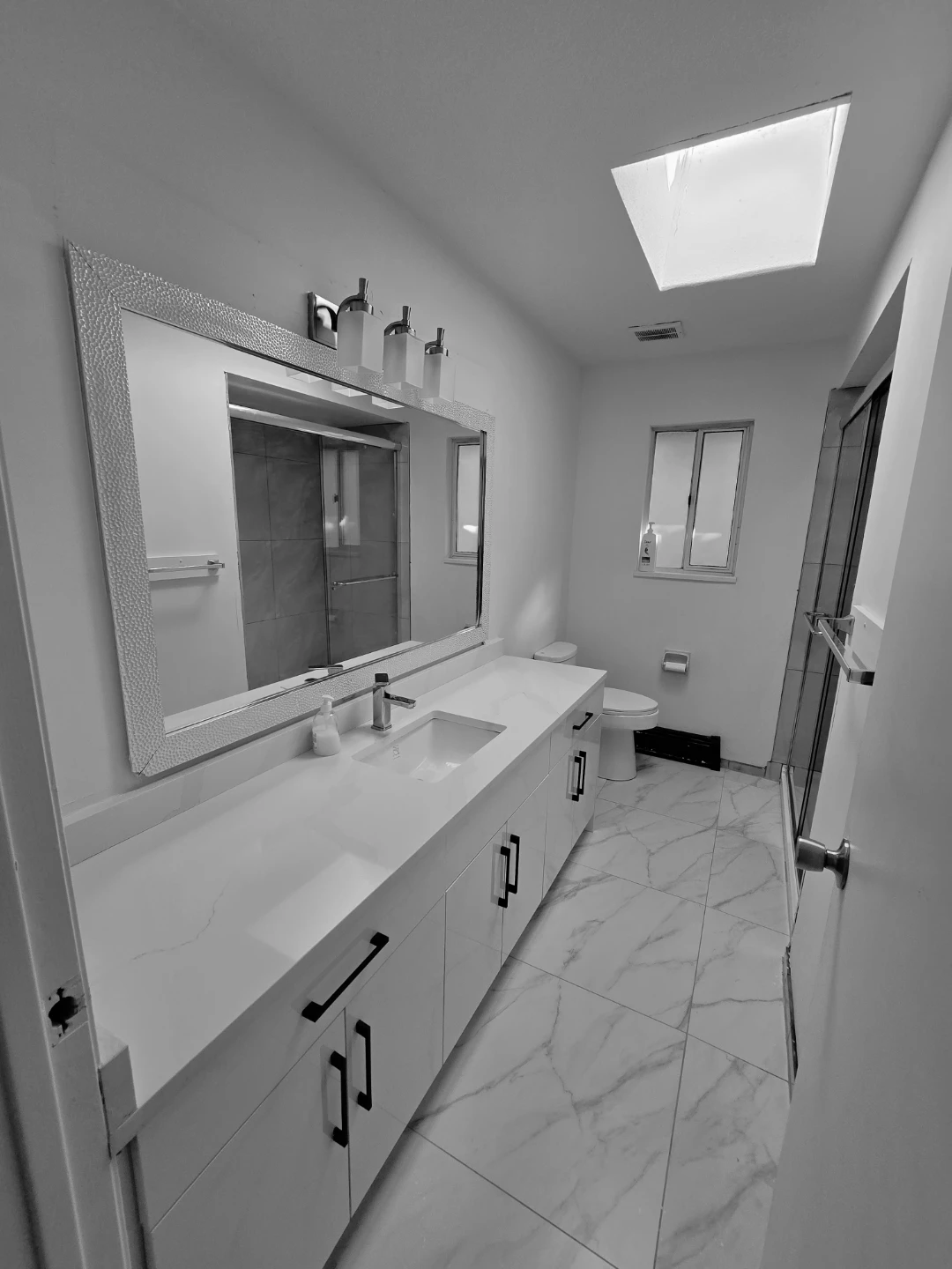 Room with balcony and private entrance - photo 3