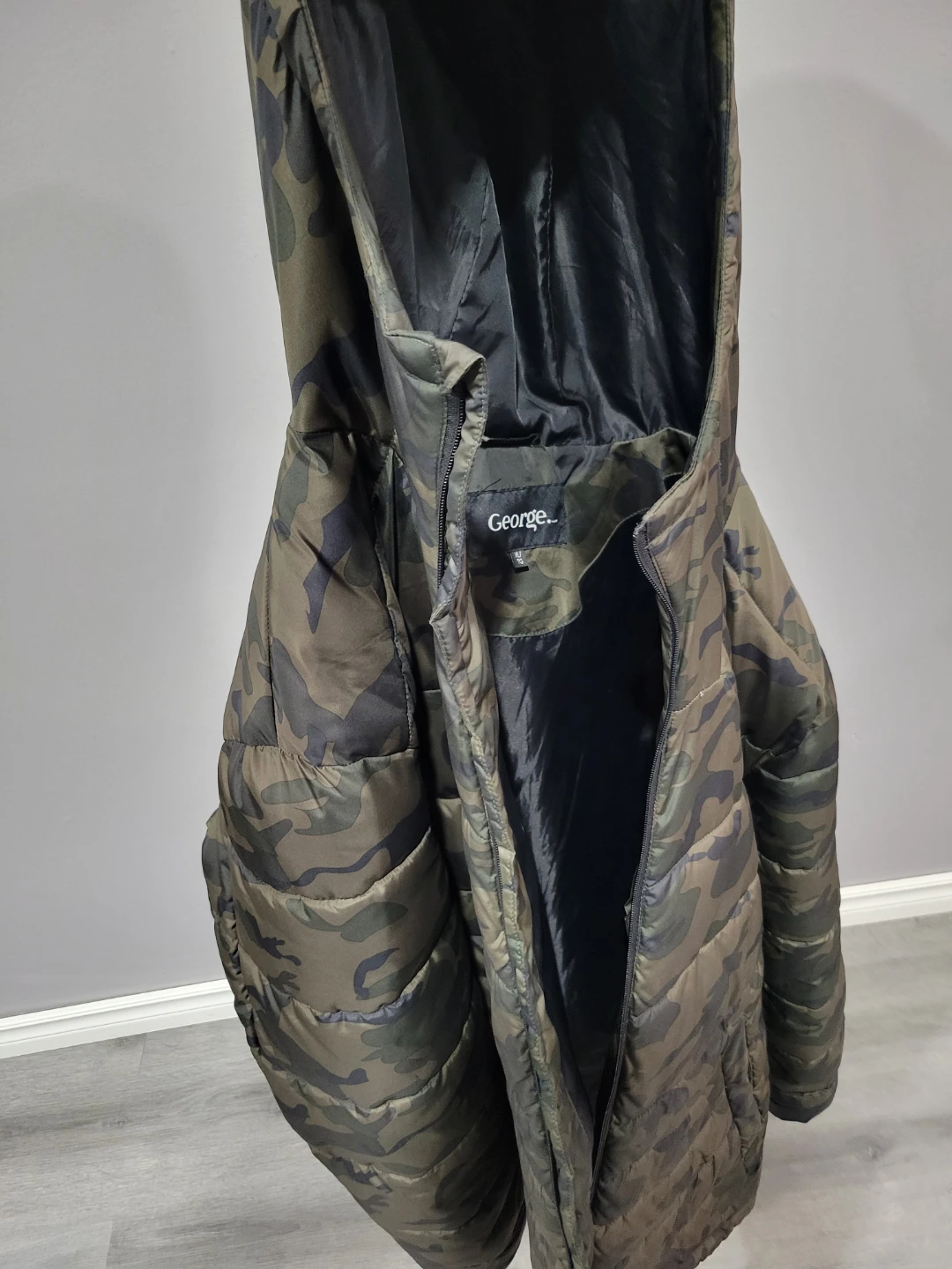 George Camo Puffer Jacket - Size S