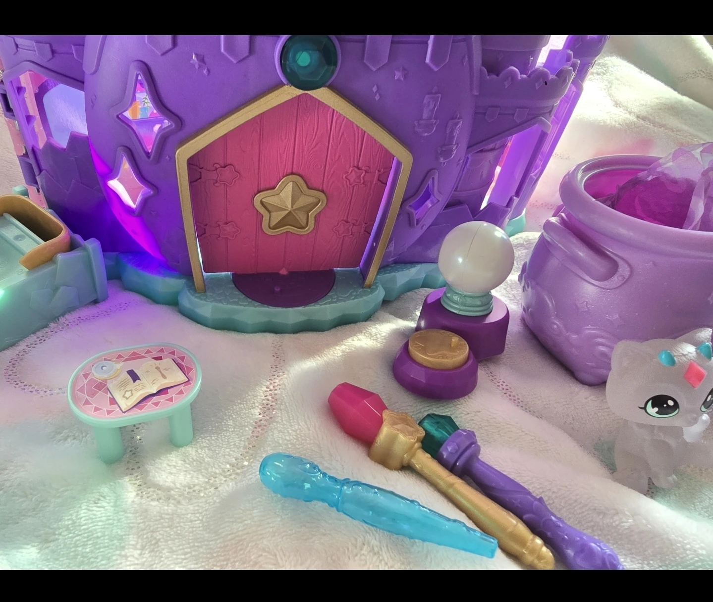 Magic Mixies Mixlings Castle Playset - photo 4