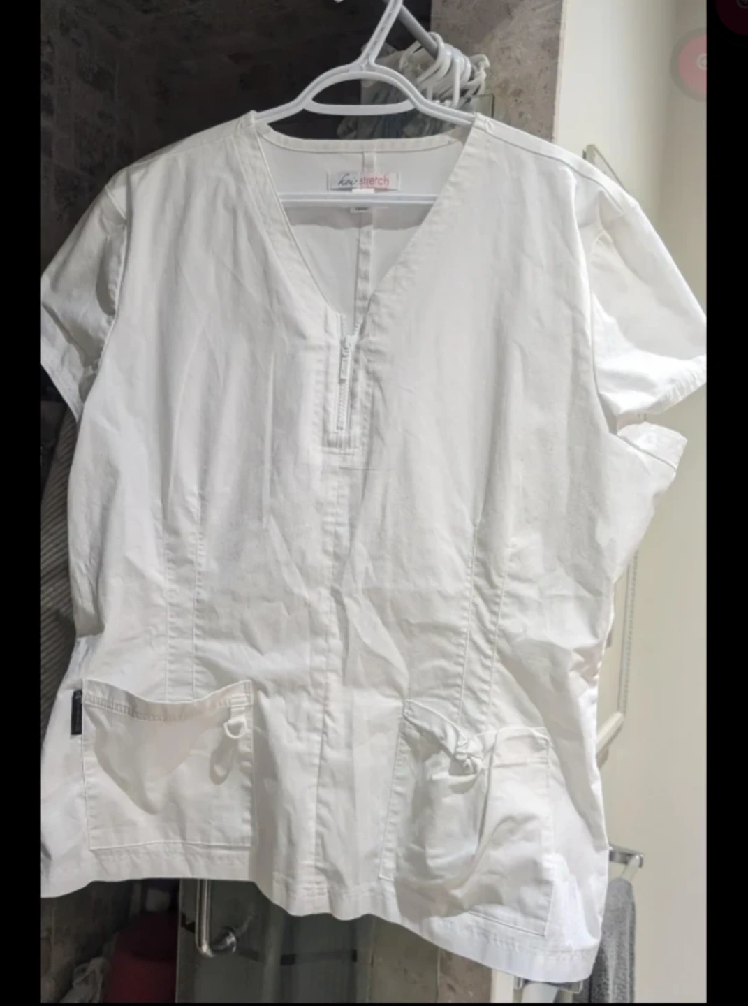 🧡 Koi Stretch Scrubs Shirt Size XL & White Pants Size XLP