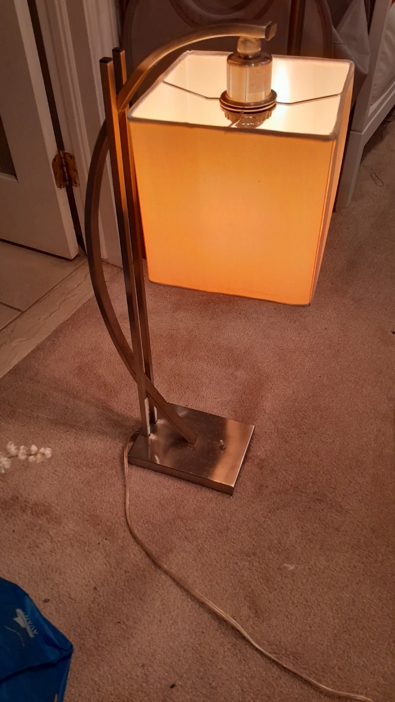 Modern Metal Table Lamp with Square Shade - photo 3