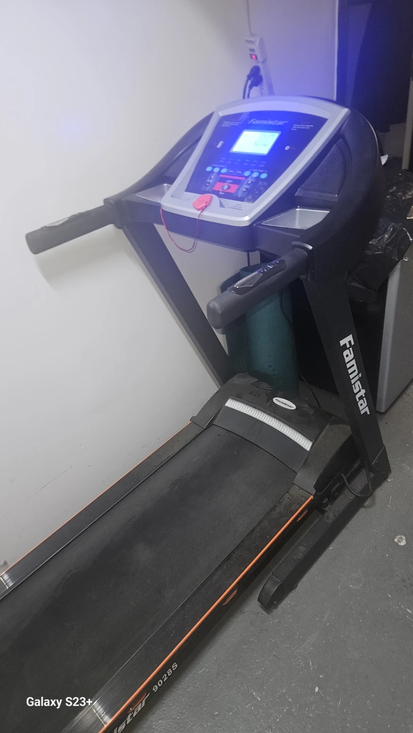 Famistar Treadmill - photo 2