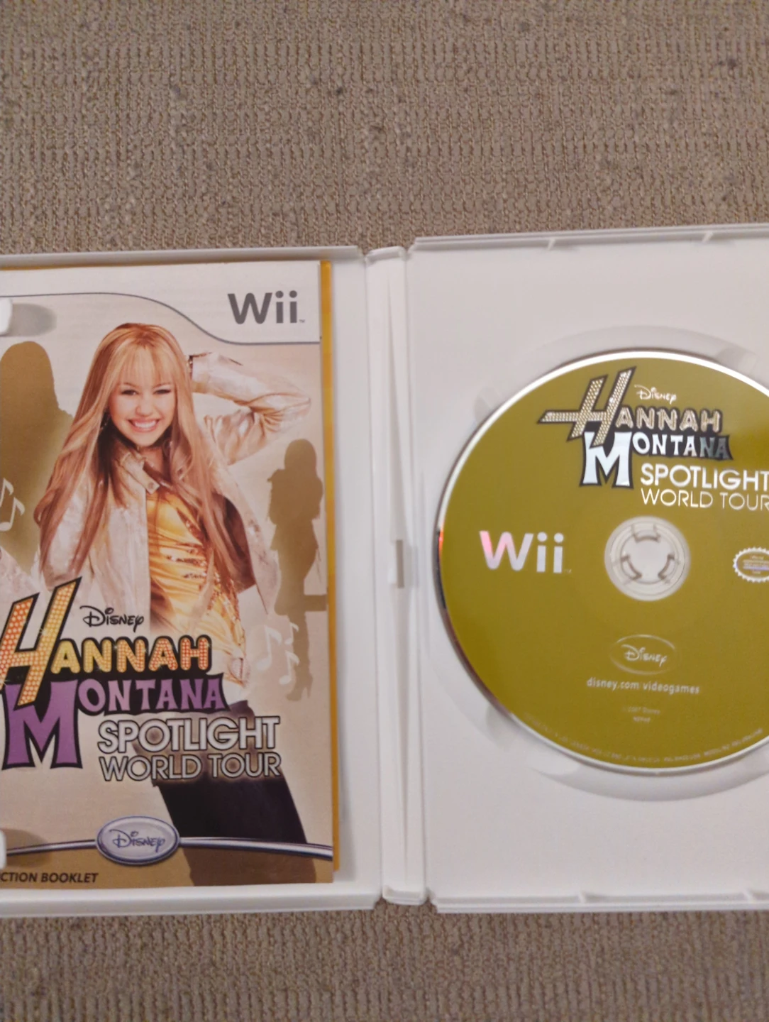 Disney Hannah Montana: Spotlight World Tour - Wii Video Game - photo 2