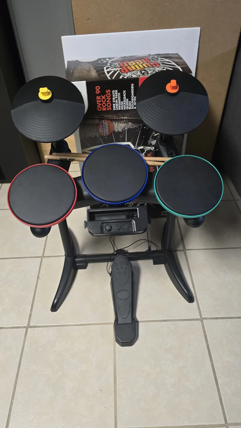 Guitar Hero Band Kit for Wii - photo 3