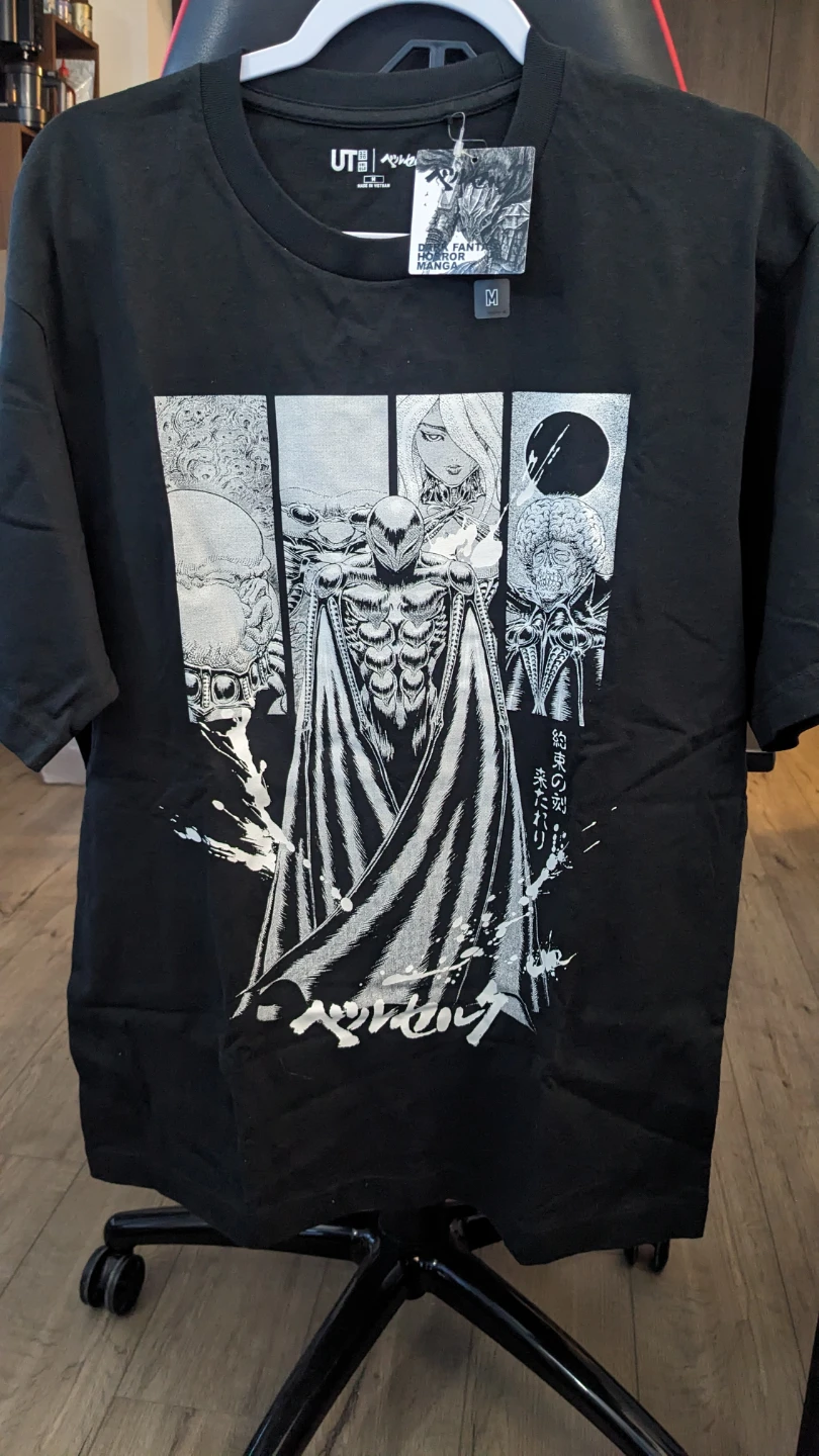 Uniqlo Berserk Graphic T-Shirt - Size M Brand New - photo 2
