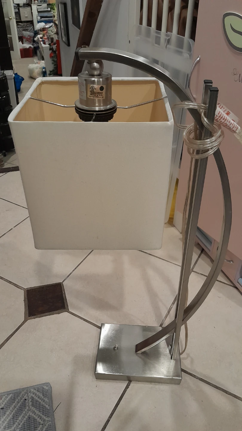 Modern Metal Table Lamp with Square Shade - photo 4