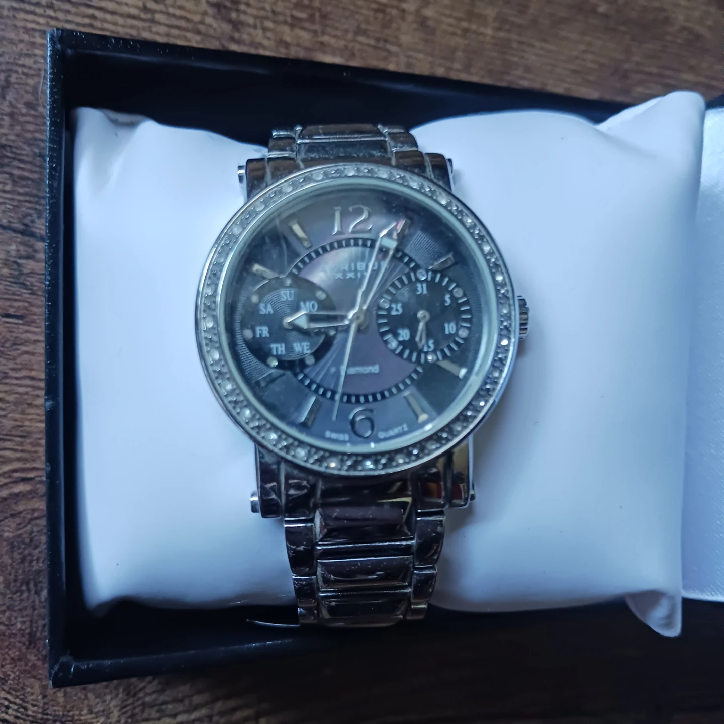 AKRIBOS XXIV Women's Watch with Crystal Bezel - photo 2