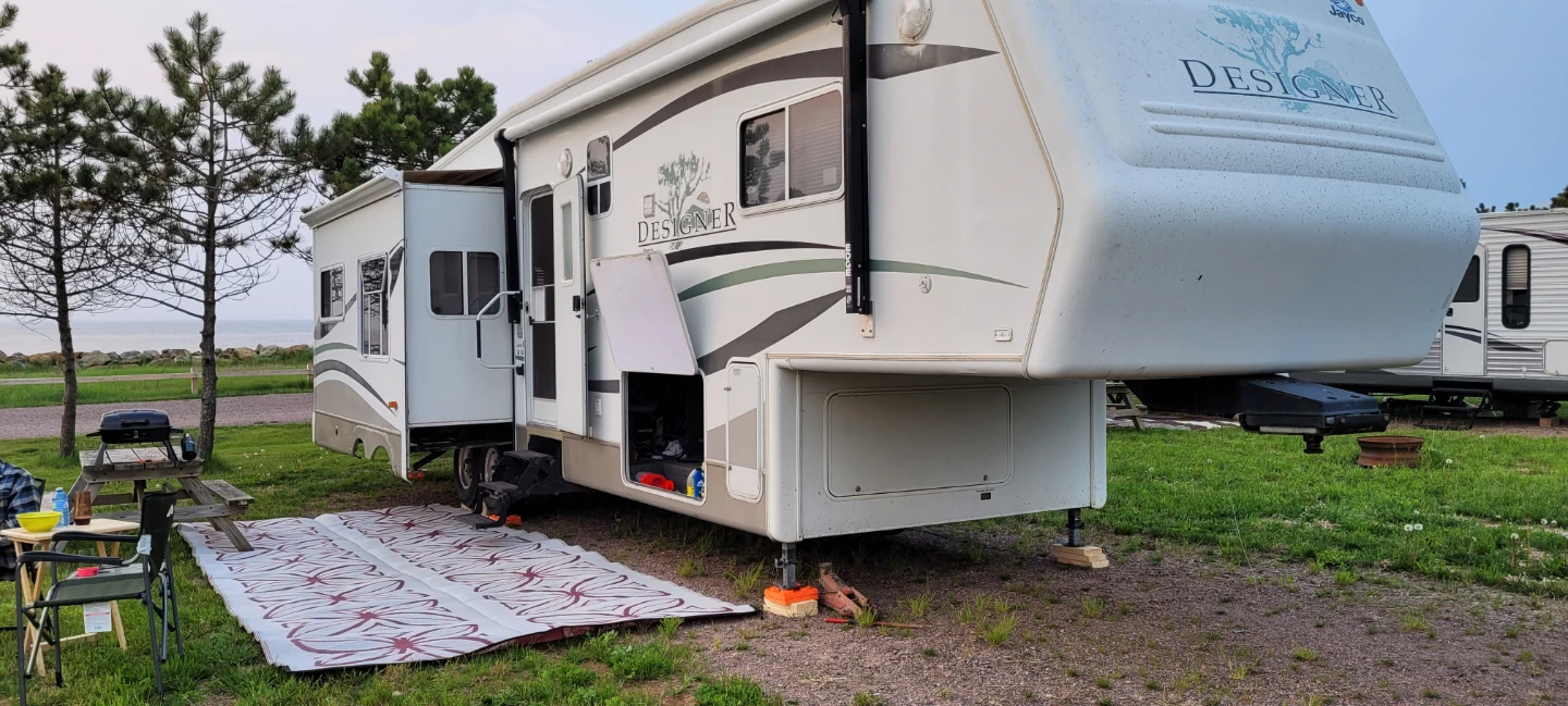 Jayco Designer RV & Dually Silverado p.truck. See descriptions