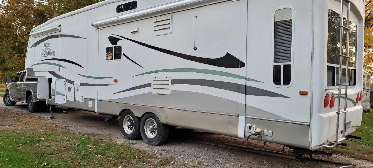 Jayco Designer RV & Dually Silverado p.truck. See descriptions - photo 2