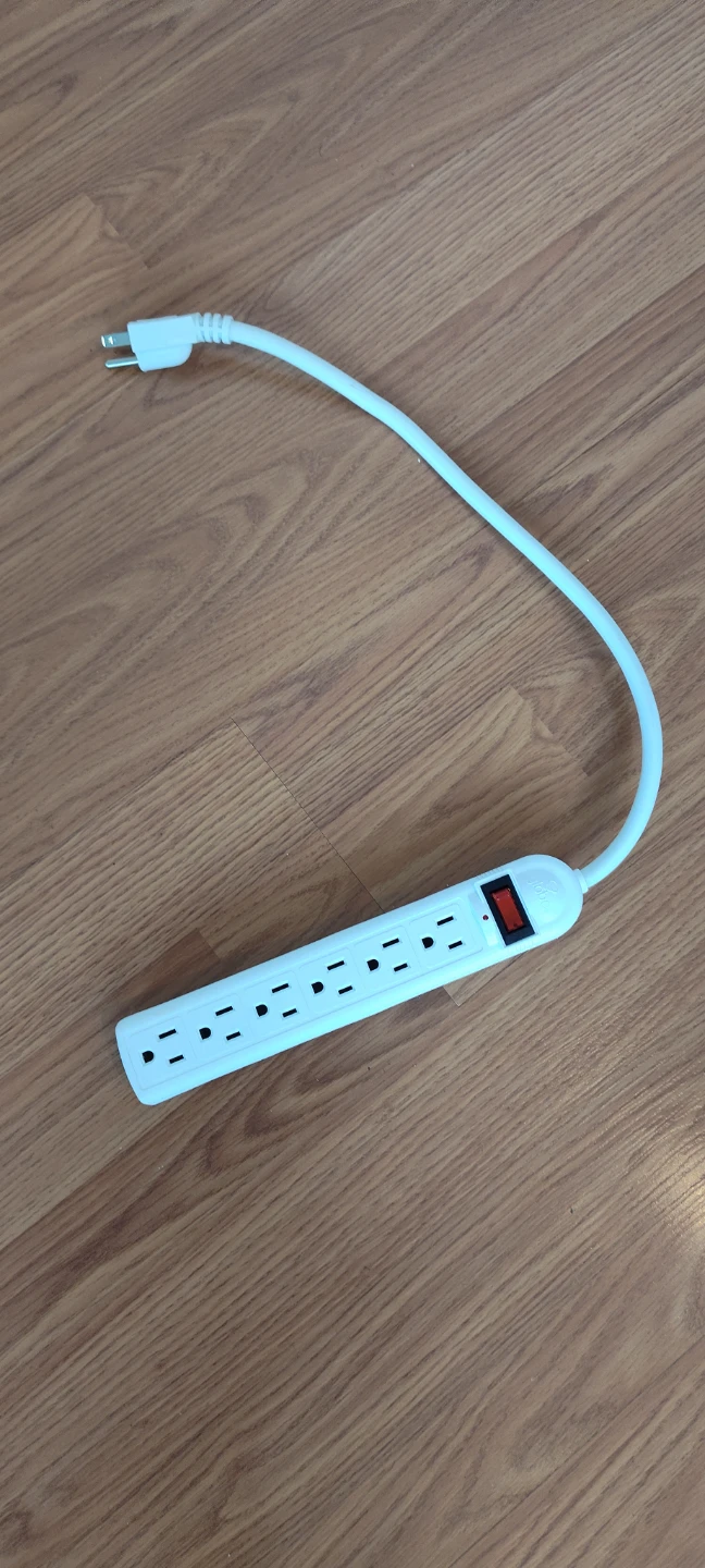 Globe Electric 6-Outlet Power Strip