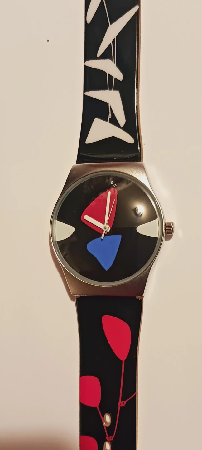 Abstract Design Beautiful Watch. Needs a battery.