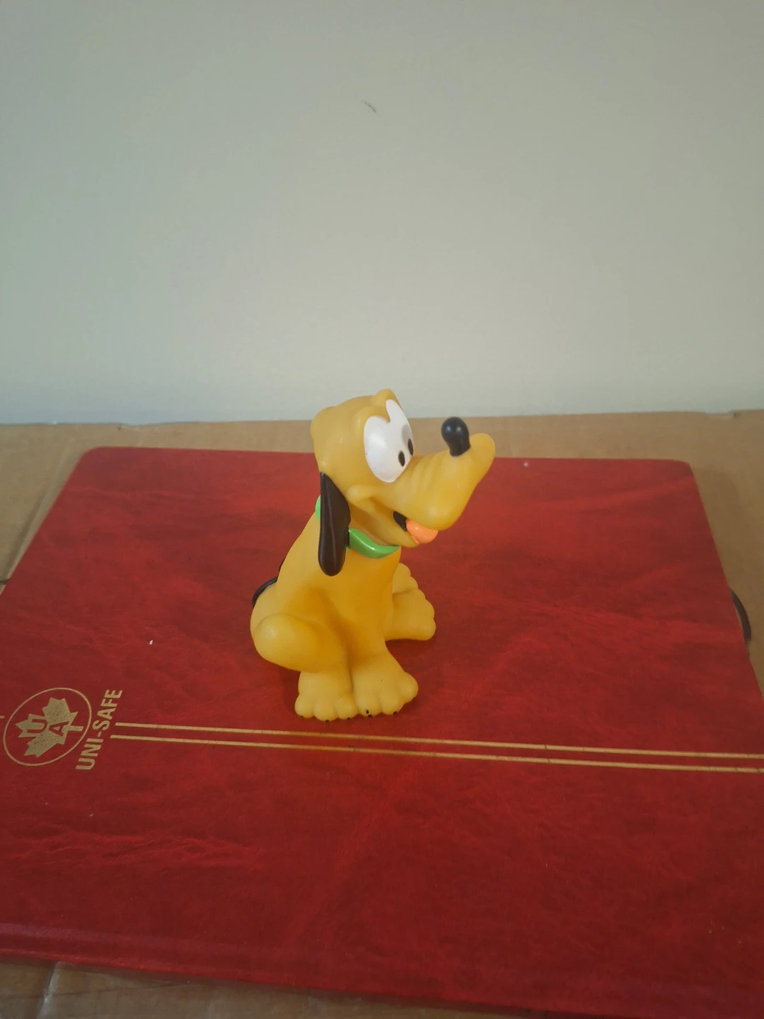 Disney Pluto Figurine - photo 2