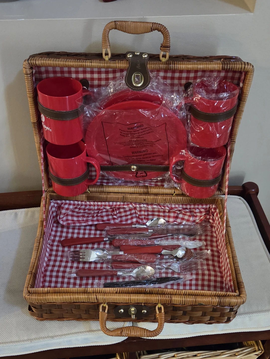🥕 Wicker Picnic Basket Set