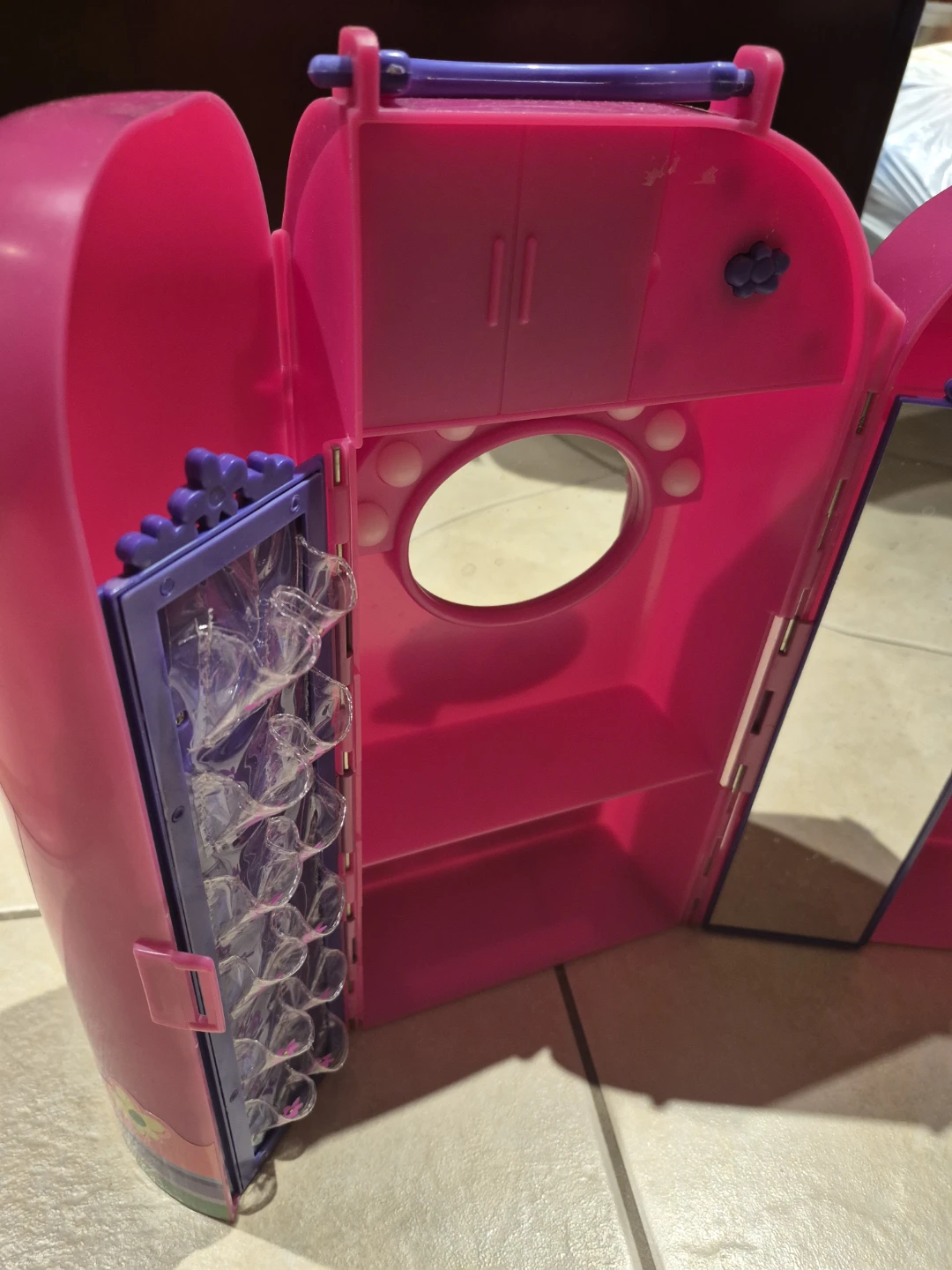 Barbie Pink Foldable Toy Case - photo 2