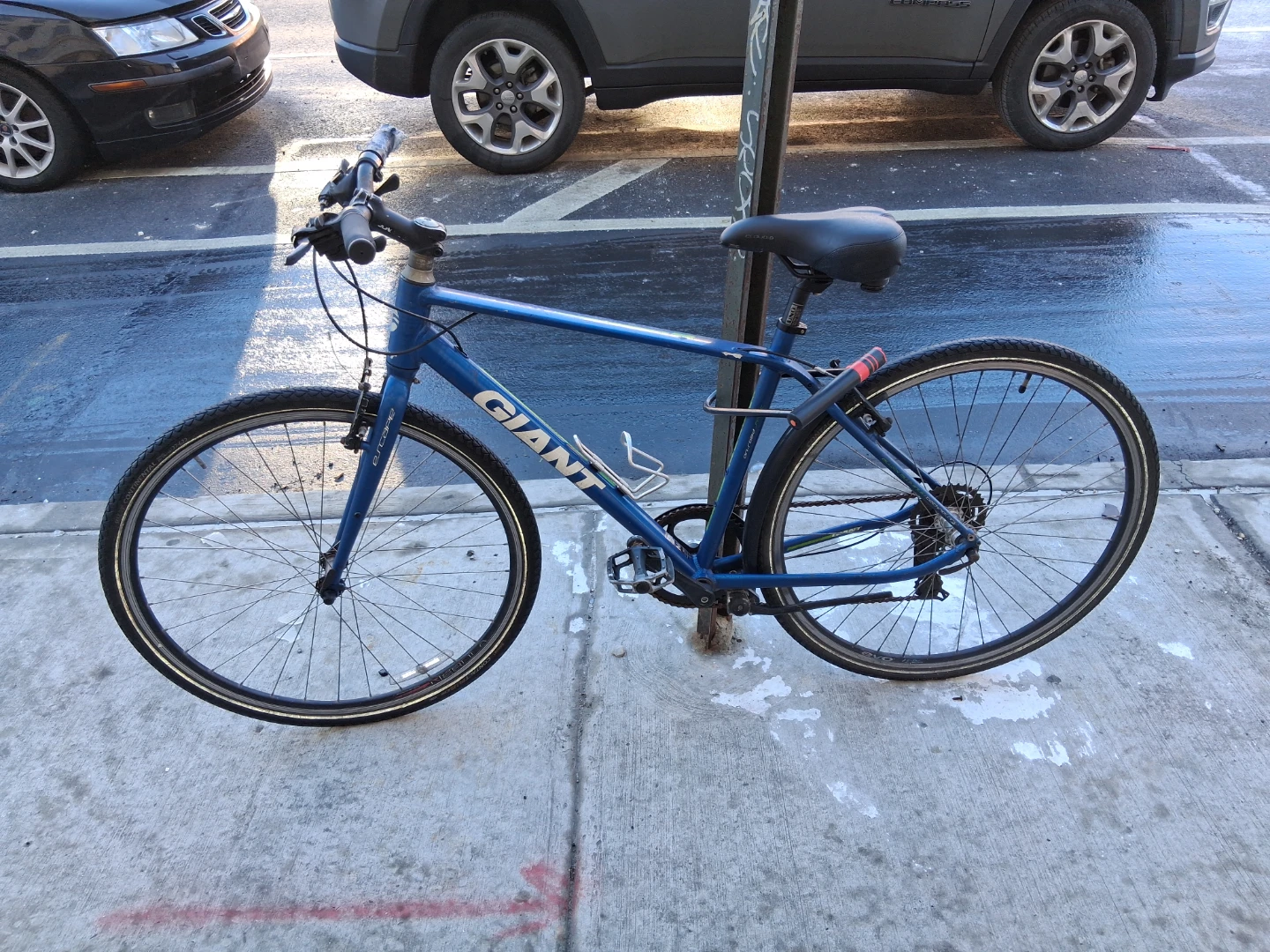 Giant Escape Blue Hybrid Bike